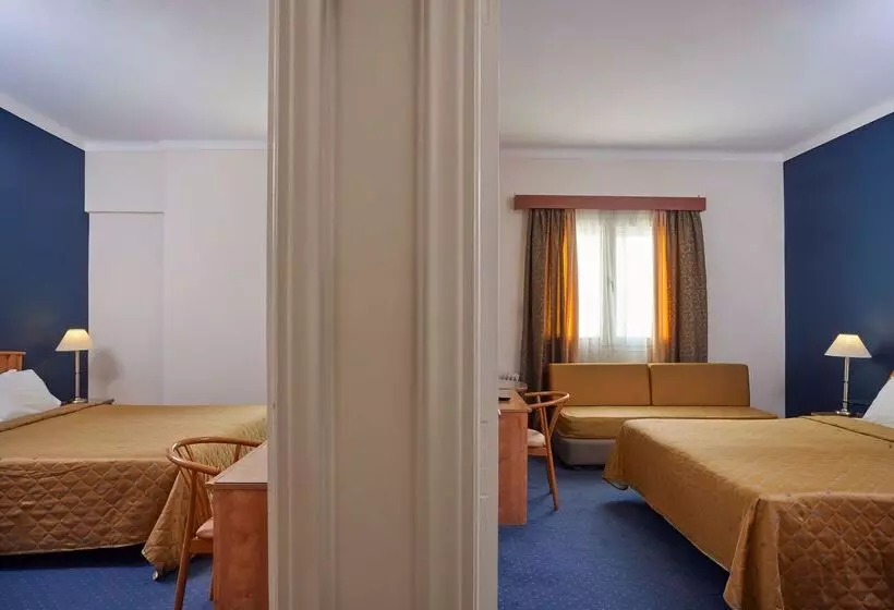 Chambre Standard Communicante, Lucy
