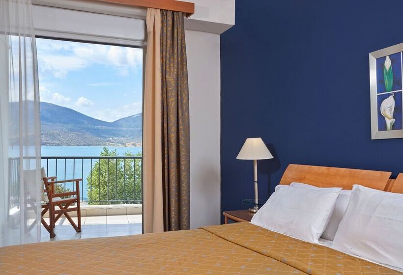 חדר סופריור נוף לים, Lucy