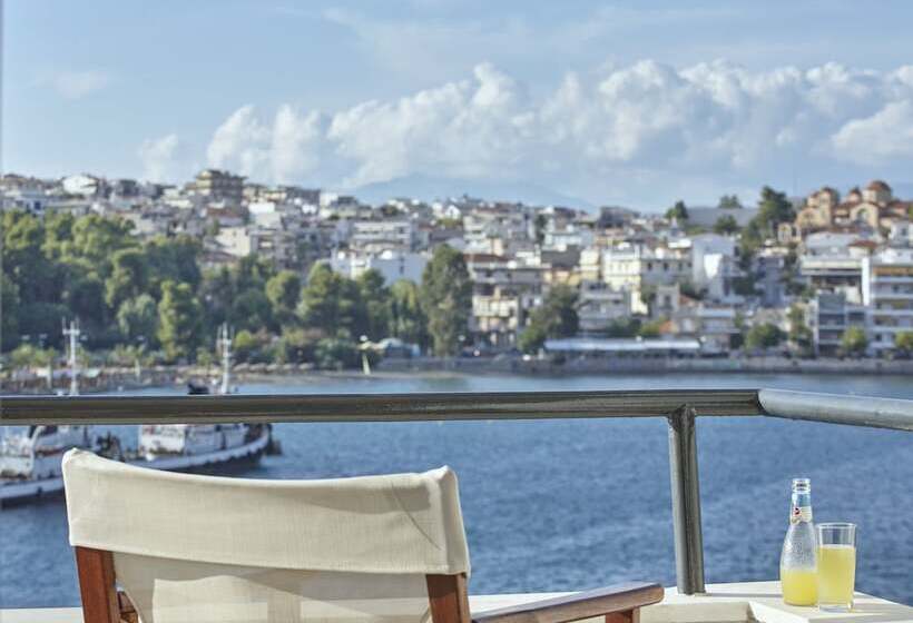 חדר סופריור נוף לים, Lucy