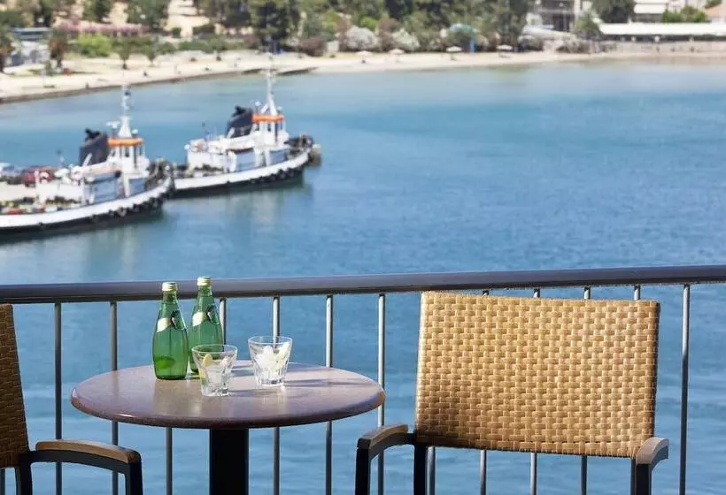 Chambre Classique Vue Mer, Lucy