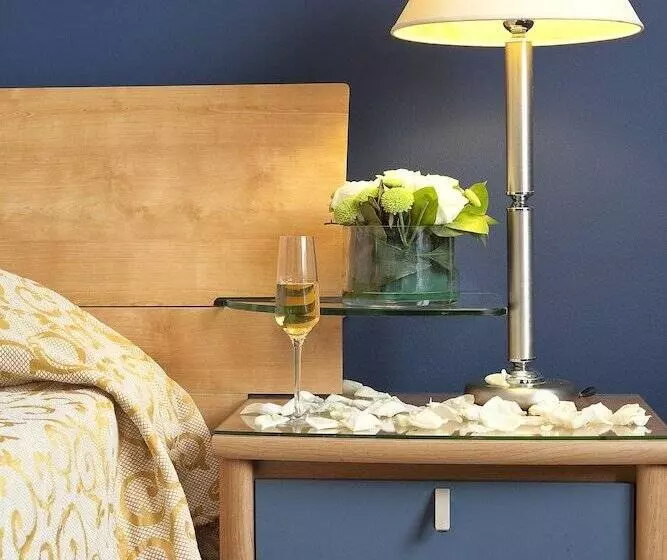 Chambre Classique Vue Mer, Lucy