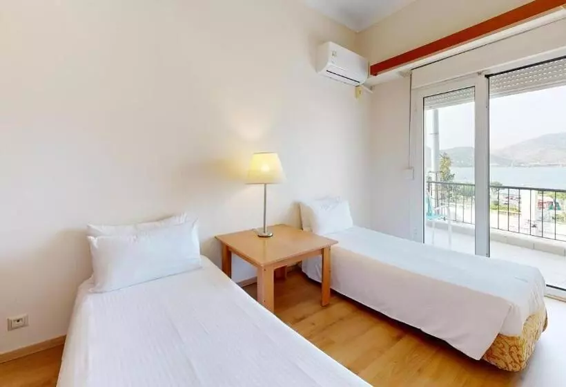 Chambre Standard Vue Mer Communicante, Lucy
