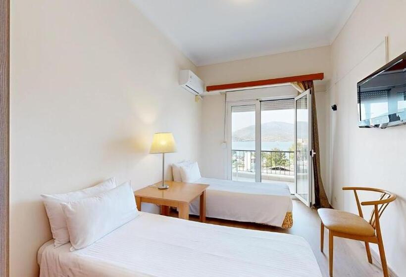 חדר סטנדרט מעבר לחד עם נוף לים, Lucy