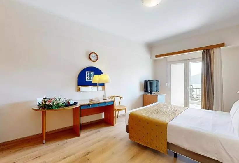 Chambre Standard Vue Mer Communicante, Lucy