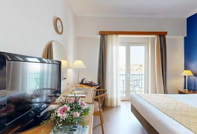 Chambre Supérieure Vue Mer, Lucy
