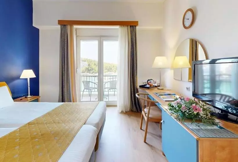 Chambre Classique Vue Mer, Lucy
