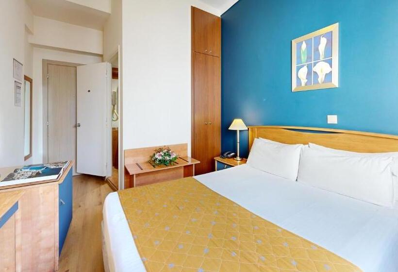 חדר בסיסי, Lucy