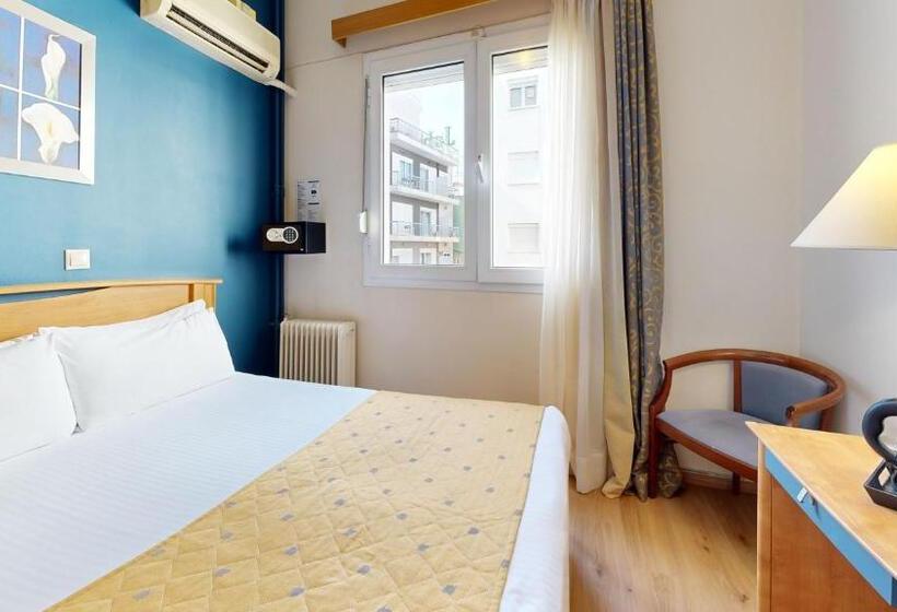 חדר בסיסי, Lucy