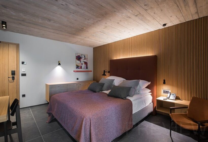 اتاق سوپریور با چشم‌انداز جانبی دریا, Laguna Deluxe  Terme Krka