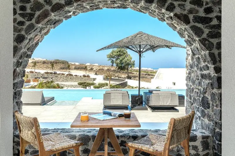 Suite Pool View