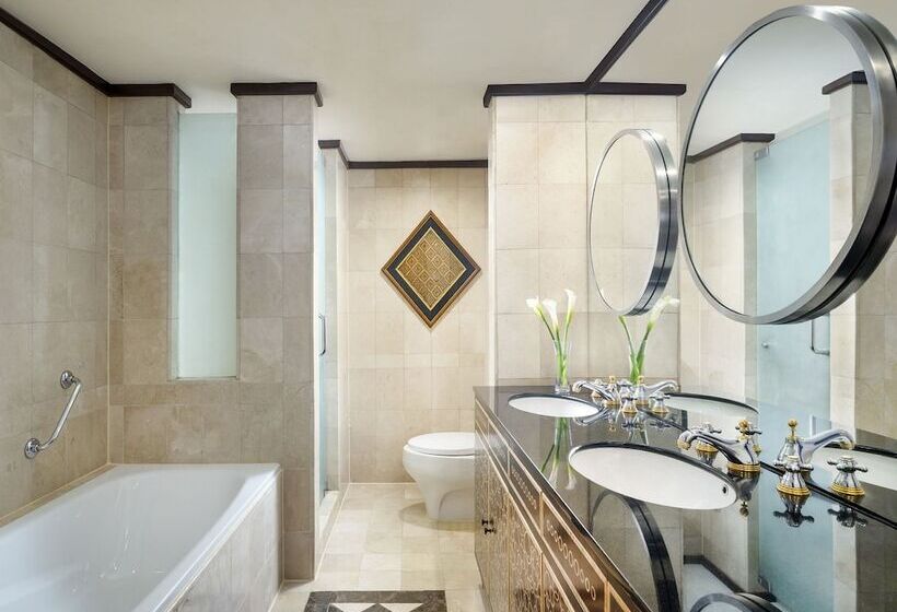 总统套房, Ciputra Semarang Managed By Swiss Belhotel International