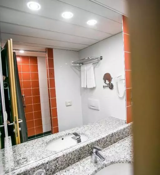 プールビュースタンダードルーム, Lotus Therme Hotel & Spa