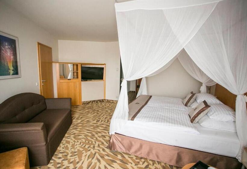 スタンダードトリプルルーム, Lotus Therme Hotel & Spa
