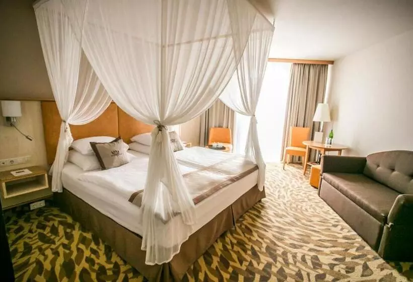 スタンダードトリプルルーム, Lotus Therme Hotel & Spa