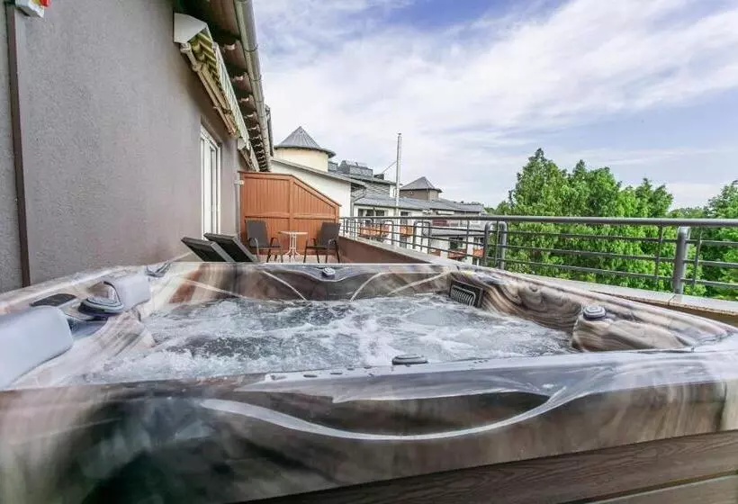 バスタブ付きスタンダードルーム, Lotus Therme Hotel & Spa
