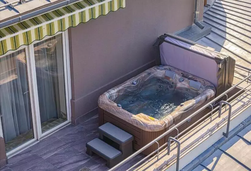 デラックススタジオ, Lotus Therme Hotel & Spa