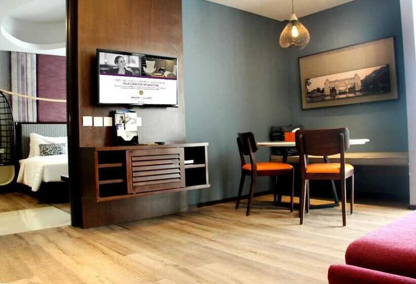 جناح إدارى, Mercure Surabaya