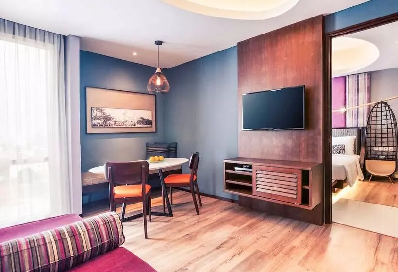 سوییت اجرایی, Mercure Surabaya