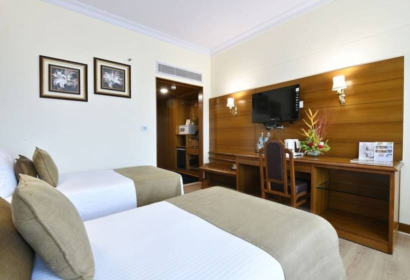 غرفة ديلوكس, Peerless Hotel Kolkata