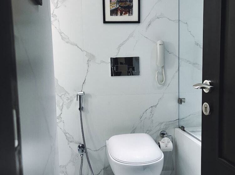 غرفة كلوب, Peerless Hotel Kolkata