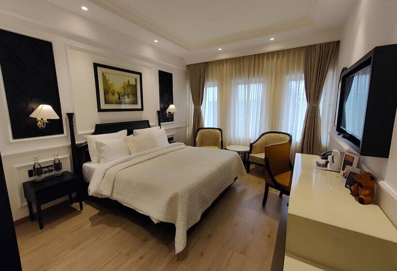 غرفة كلوب, Peerless Hotel Kolkata