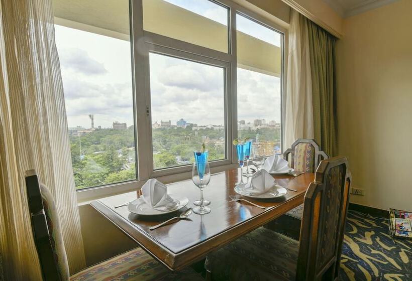 جناح كلوب, Peerless Hotel Kolkata