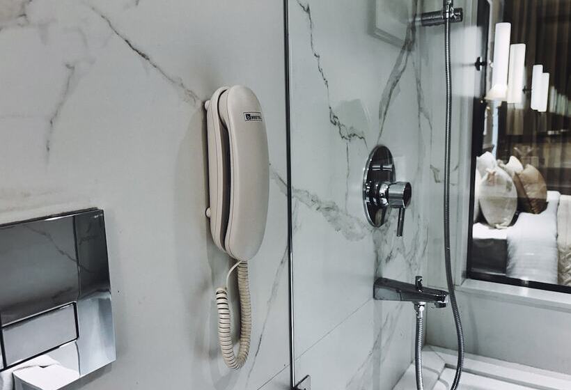 جناح كلوب, Peerless Hotel Kolkata