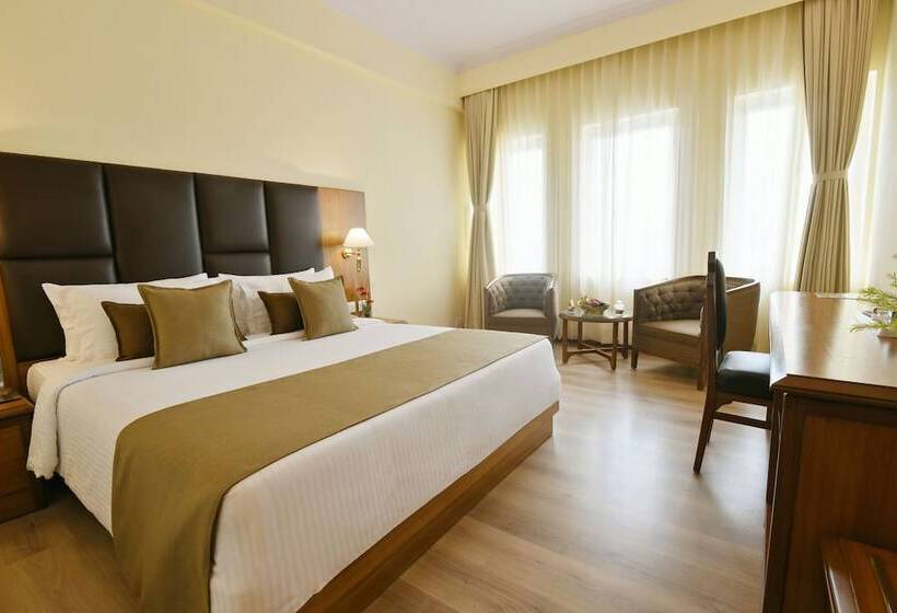 جناح, Peerless Hotel Kolkata