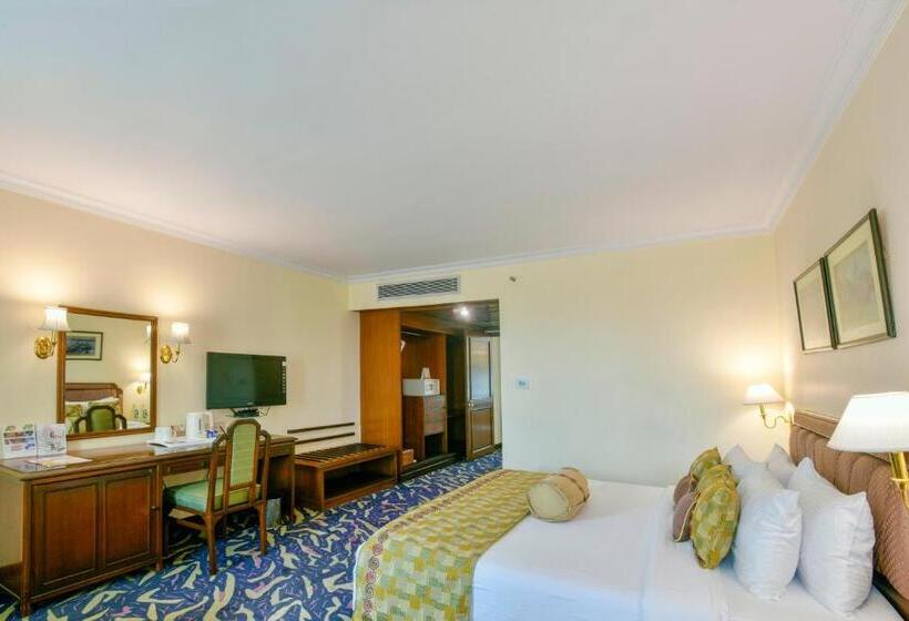 جناح, Peerless Hotel Kolkata