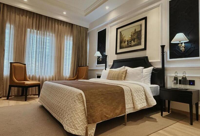 جناح كلوب, Peerless Hotel Kolkata