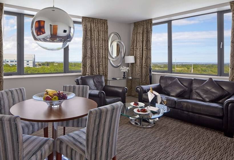 סוויטה, Radisson Blu Hotel Dublin Airport