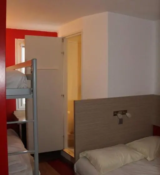 スタンダード４人部屋, Fasthotel Montereau   Esmans