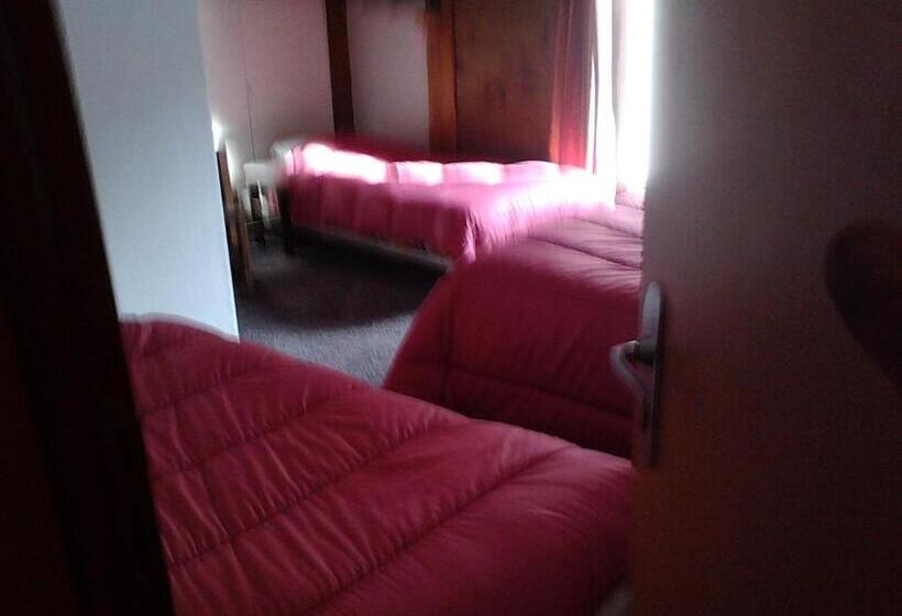 标准三人间, Hôtel La Bergerie