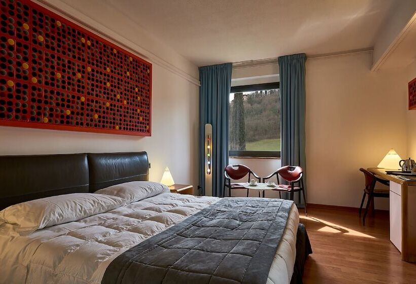 اتاق راحتی, Albornoz Palace