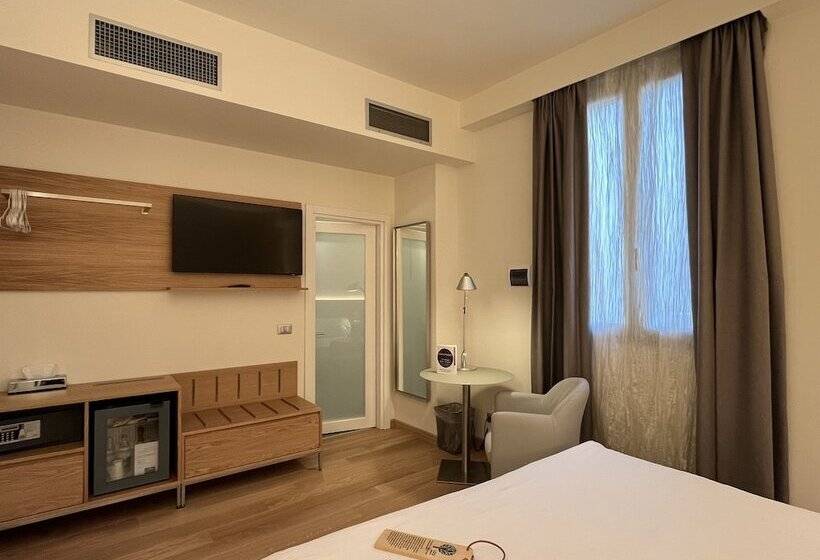 اتاق سوپریور, Annunziata