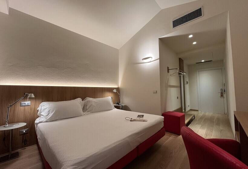 اتاق سوپریور, Annunziata