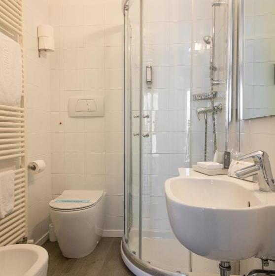 标准单人间, Aurora