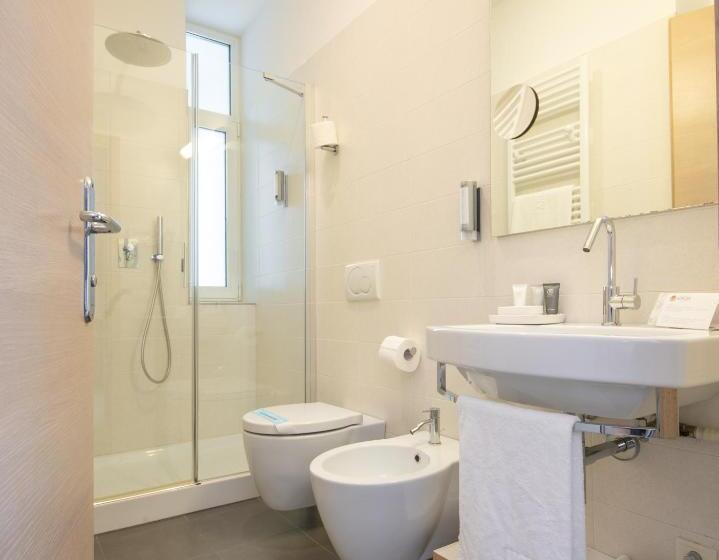 标准单人间, Aurora