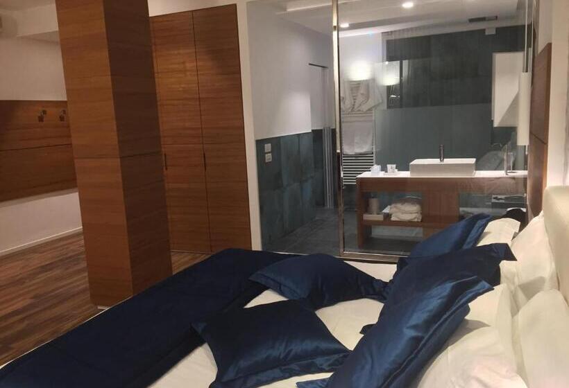 小型套房带海景, Aurora