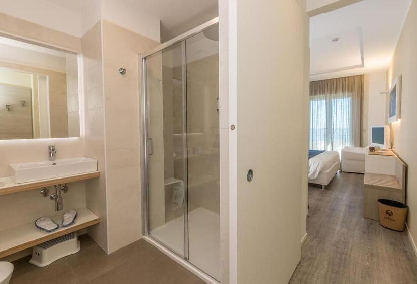 豪华海景房, Aurora