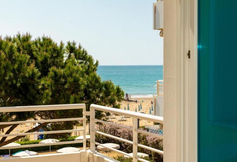 家庭套房, Aurora