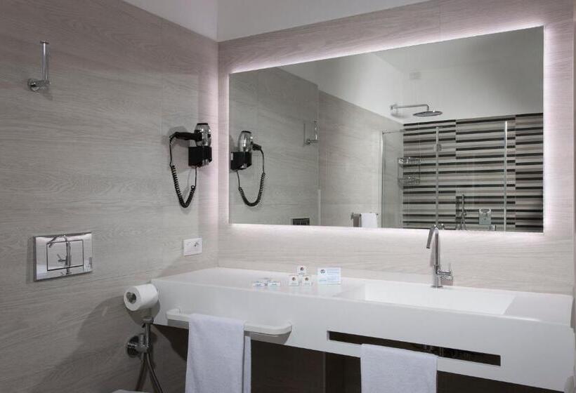 家庭套房, Aurora