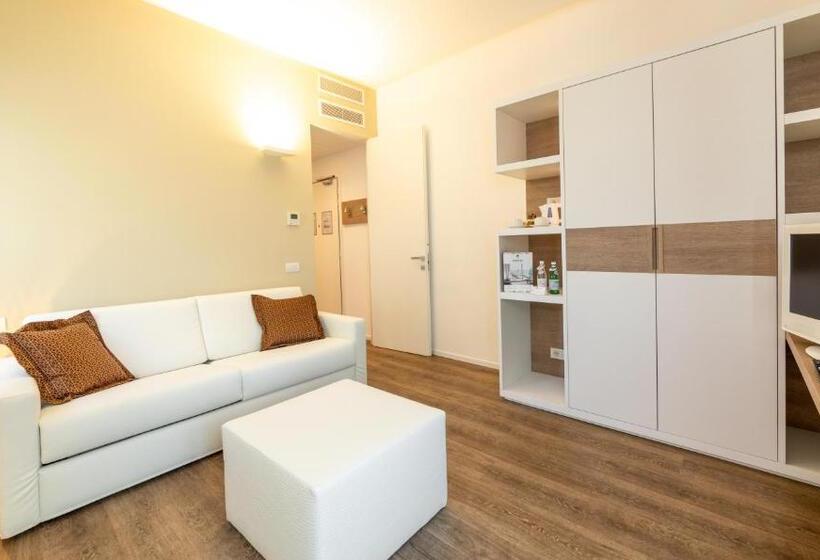 Family Suite, Aurora