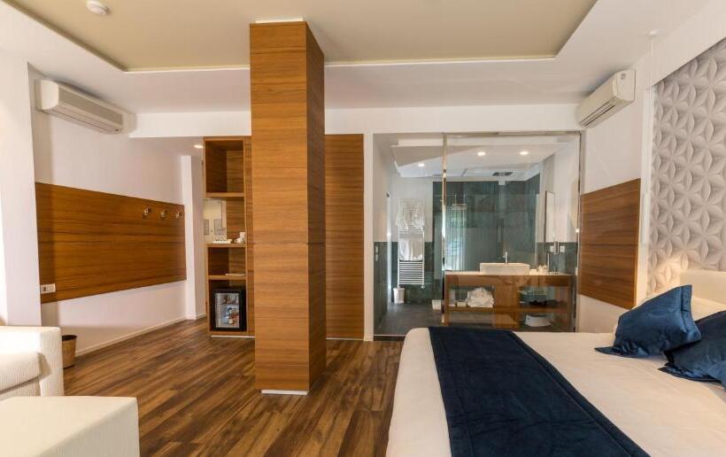 小型套房带海景, Aurora