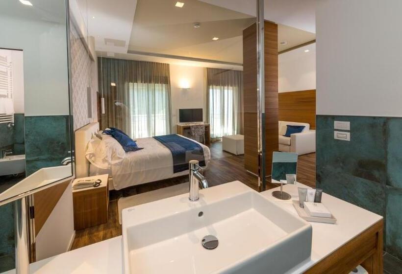 小型套房带海景, Aurora