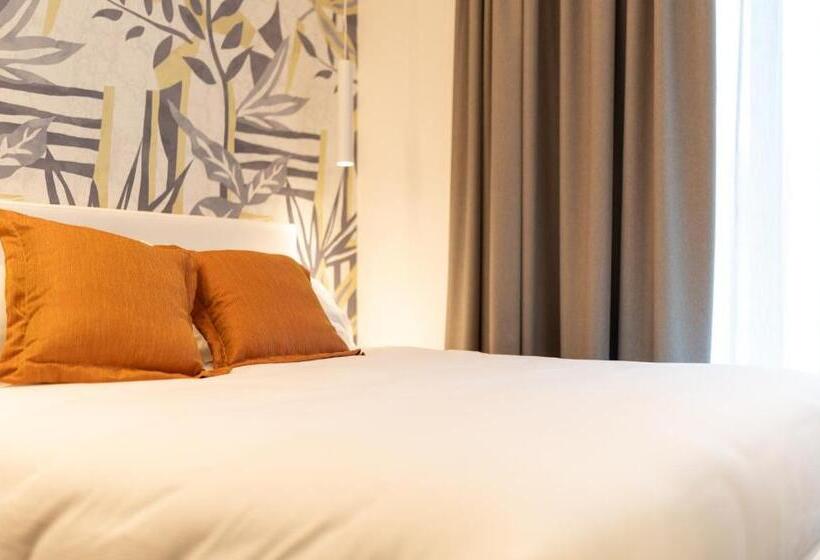 标准单人间, Aurora