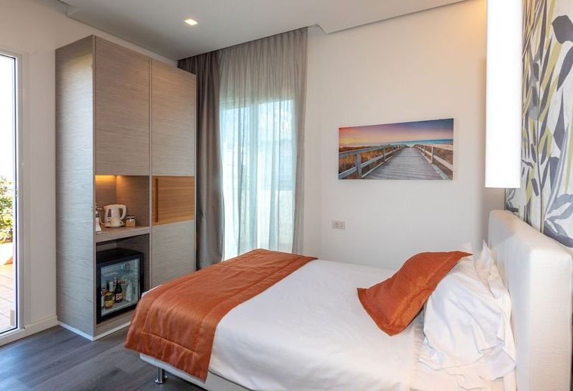 标准单人间, Aurora