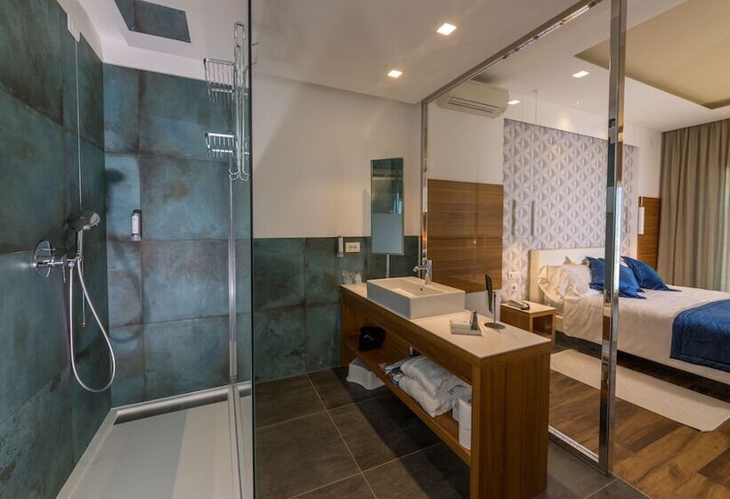 小型套房带海景, Aurora