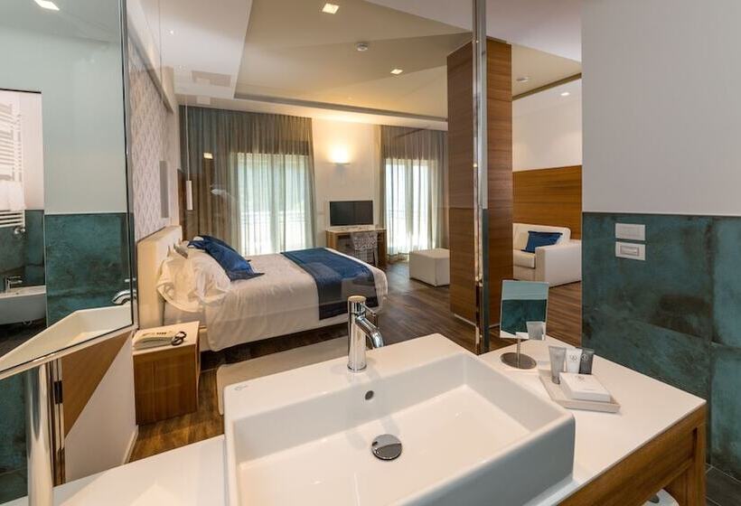 小型套房带海景, Aurora