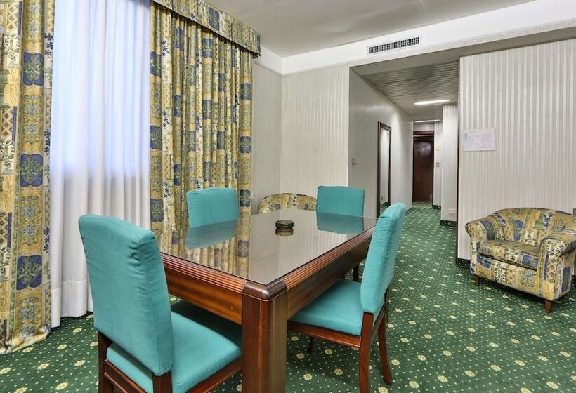 سوییت, Astoria Sure Hotel Collection By Best Western